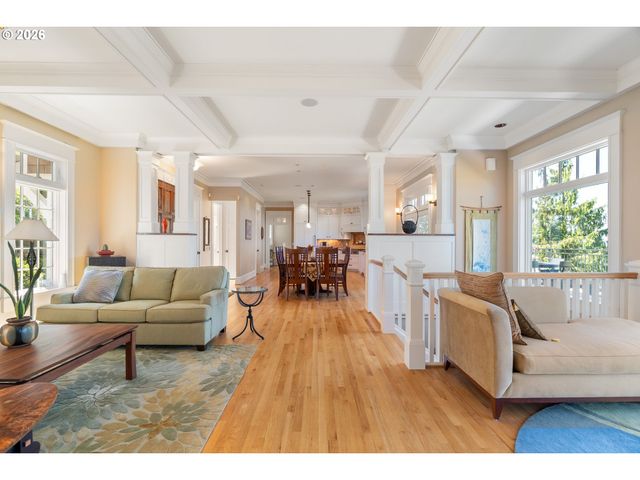 550 Nw ALPINE Ter, Portland, OR 97210