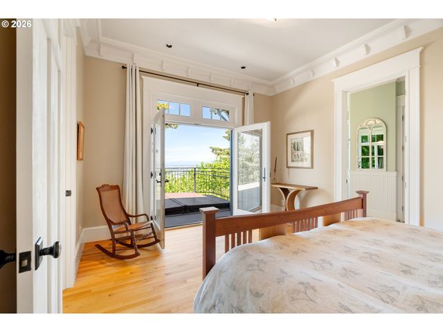 550 Nw ALPINE Ter, Portland, OR 97210