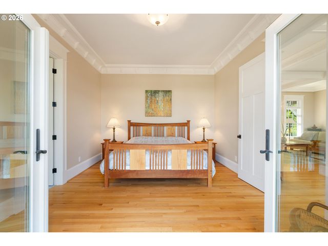 550 Nw ALPINE Ter, Portland, OR 97210