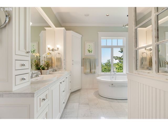 550 Nw ALPINE Ter, Portland, OR 97210