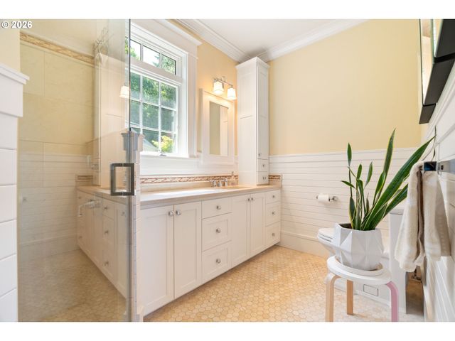 550 Nw ALPINE Ter, Portland, OR 97210