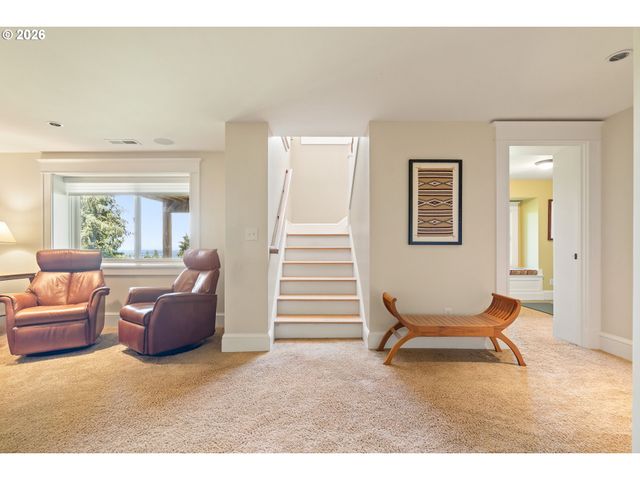 550 Nw ALPINE Ter, Portland, OR 97210