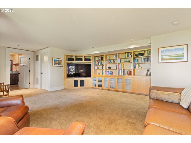550 Nw ALPINE Ter, Portland, OR 97210