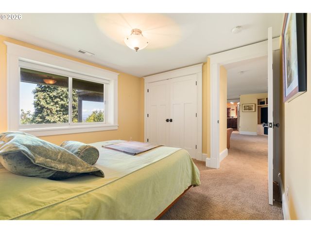 550 Nw ALPINE Ter, Portland, OR 97210
