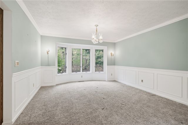 472 Maplewoods Ln, Webster, NY 14580