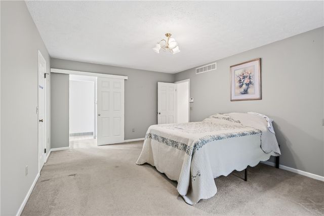 472 Maplewoods Ln, Webster, NY 14580
