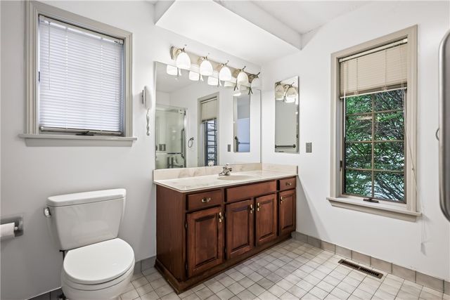 472 Maplewoods Ln, Webster, NY 14580