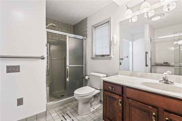 472 Maplewoods Ln, Webster, NY 14580