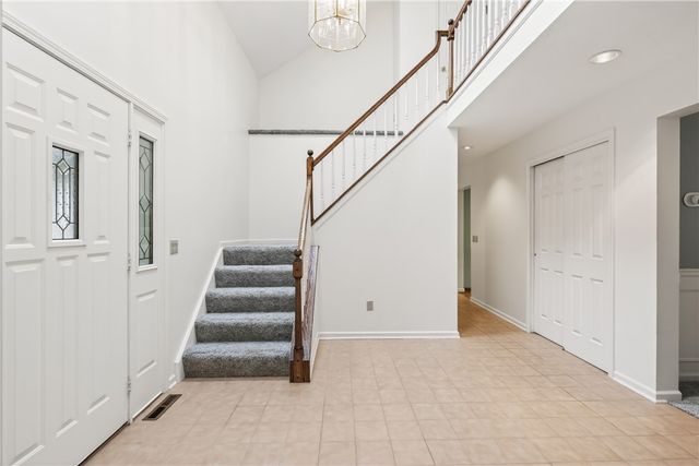 472 Maplewoods Ln, Webster, NY 14580
