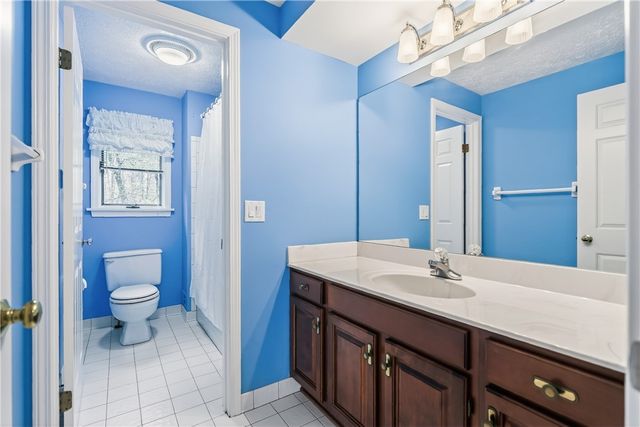 472 Maplewoods Ln, Webster, NY 14580