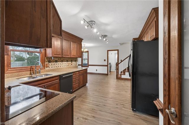 1825 Summerhedge CLS, Virginia Beach, VA 23456