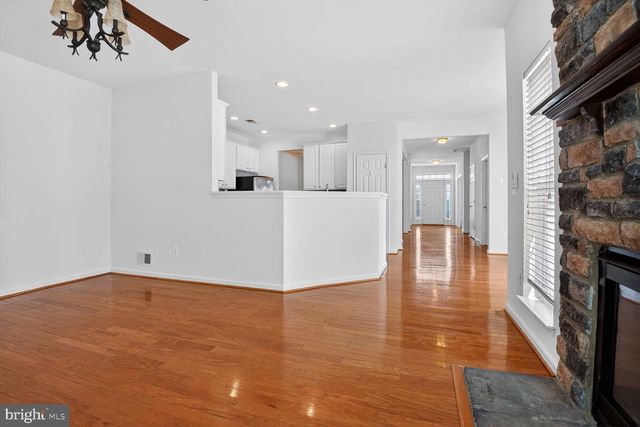 21429 HUMBOLT SQ, Ashburn, VA 20147