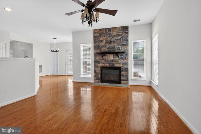 21429 HUMBOLT SQ, Ashburn, VA 20147