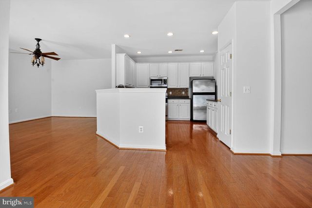21429 HUMBOLT SQ, Ashburn, VA 20147