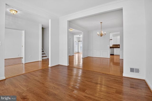 21429 HUMBOLT SQ, Ashburn, VA 20147