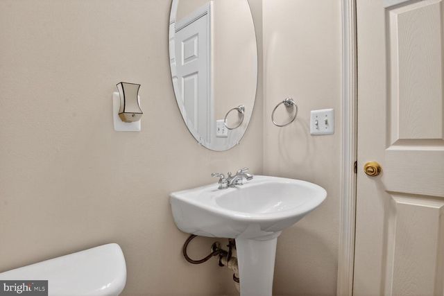 21429 HUMBOLT SQ, Ashburn, VA 20147