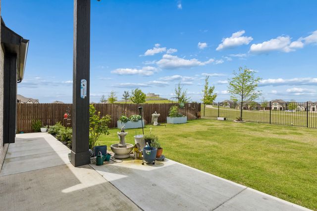 645 Winters Drive, Waxahachie, TX 75165