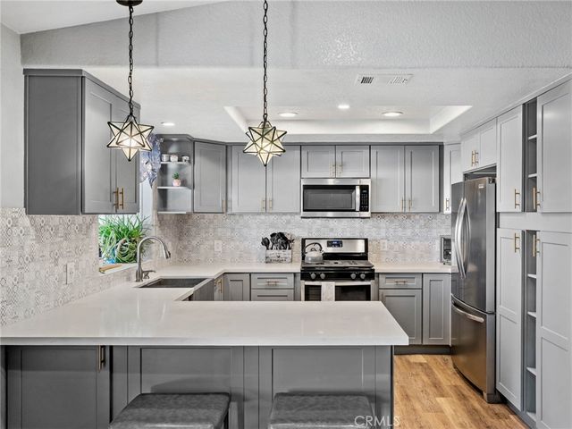 12190 Mission, Oak Hills, CA 92344