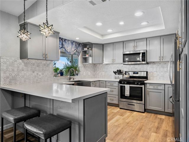 12190 Mission, Oak Hills, CA 92344