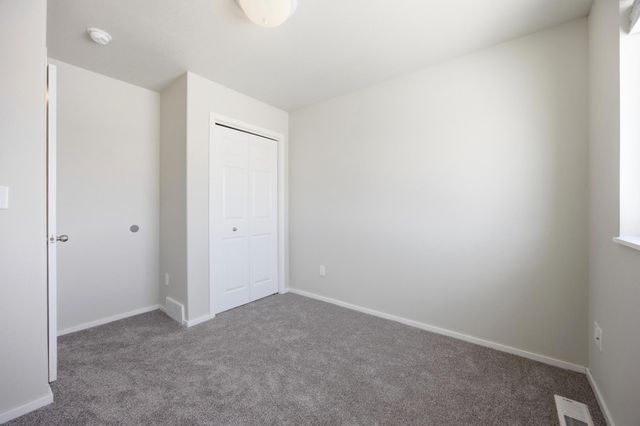 4304 Estate Drive S, Fargo, ND 58104