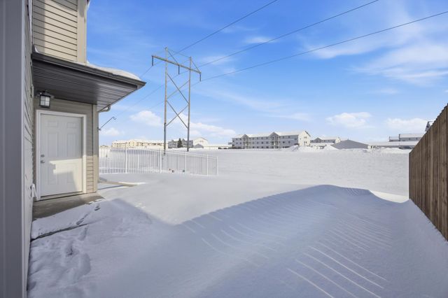 4304 Estate Drive S, Fargo, ND 58104