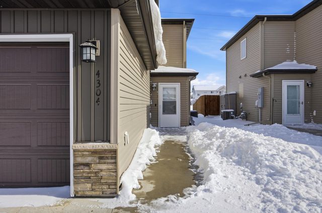 4304 Estate Drive S, Fargo, ND 58104