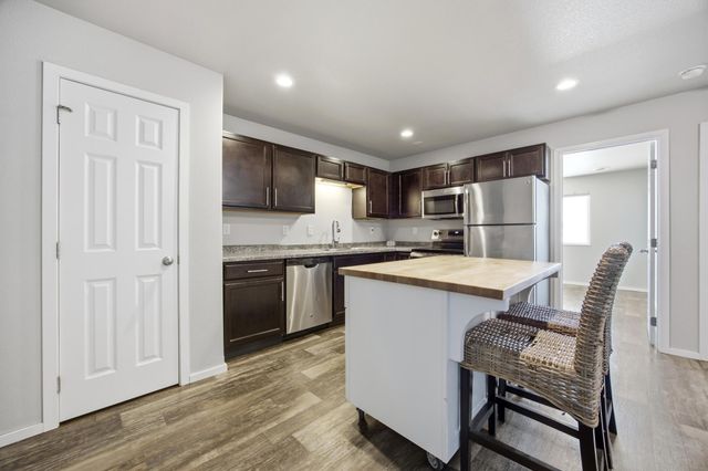 4304 Estate Drive S, Fargo, ND 58104