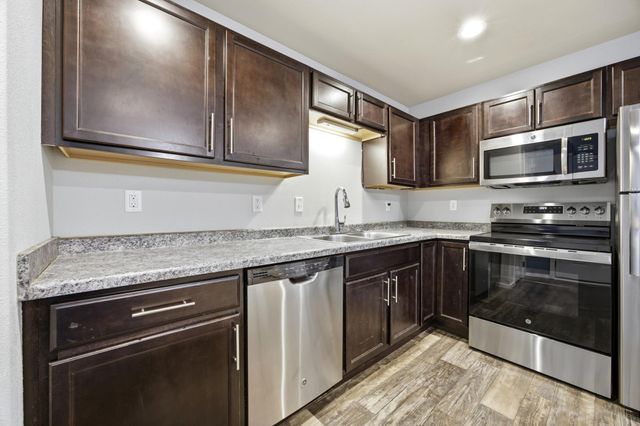 4304 Estate Drive S, Fargo, ND 58104