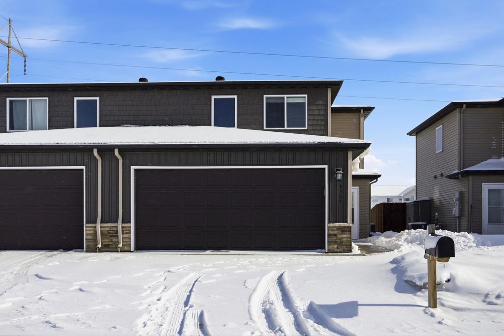 4304 Estate Drive S, Fargo, ND 58104