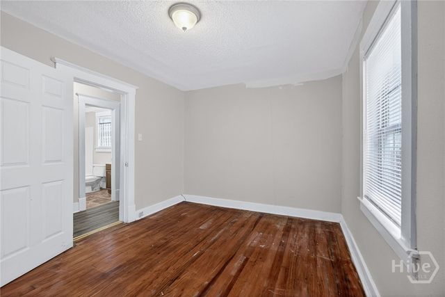 1005 W Victory Drive, Savannah, GA 31405