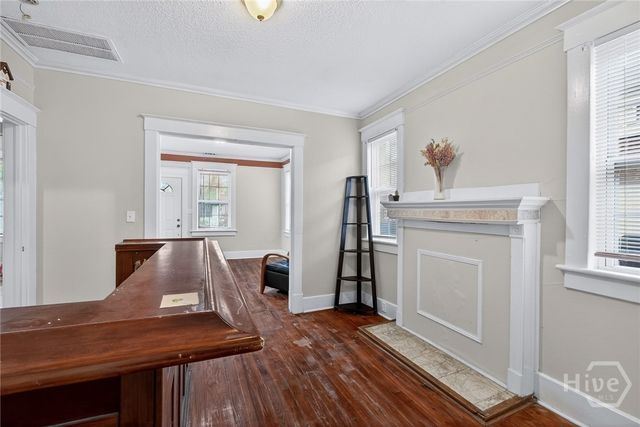 1005 W Victory Drive, Savannah, GA 31405