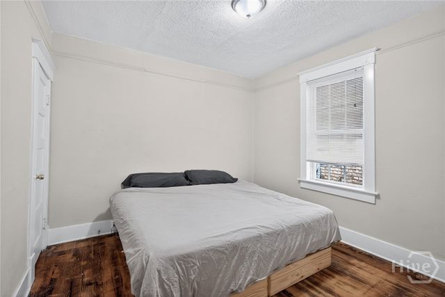 1005 W Victory Drive, Savannah, GA 31405