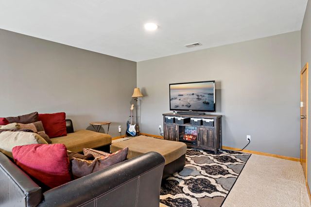 1091 Meadow Street, Cologne, MN 55322