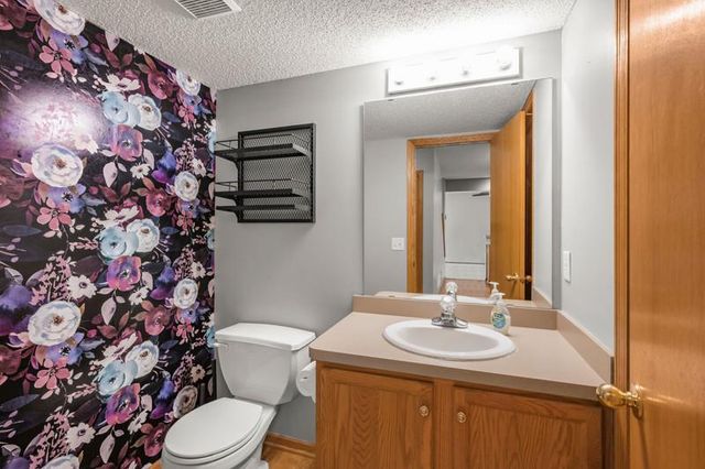 815 Ferdinand Drive, Shakopee, MN 55379