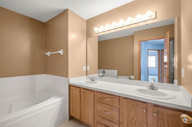 815 Ferdinand Drive, Shakopee, MN 55379