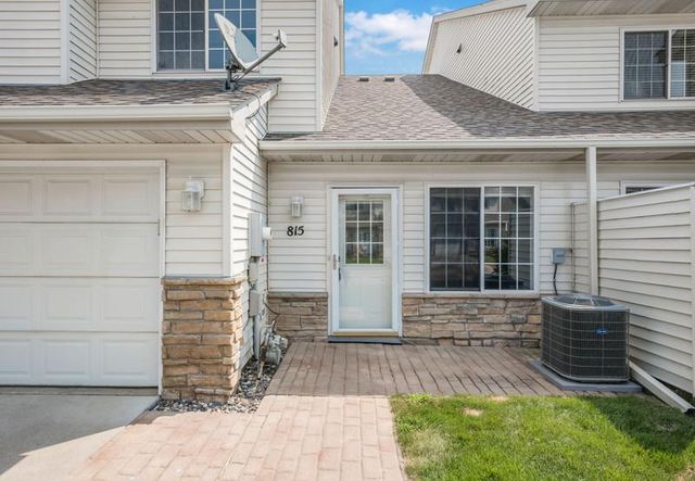 815 Ferdinand Drive, Shakopee, MN 55379