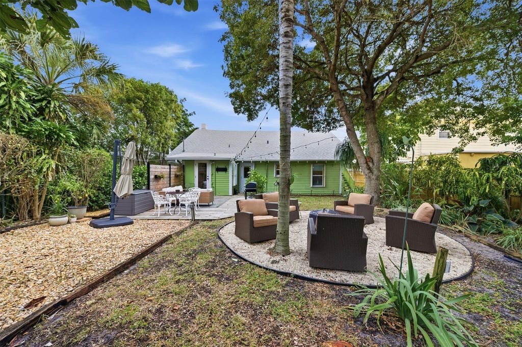 117 S Palmway, Lake Worth Beach, FL 33460