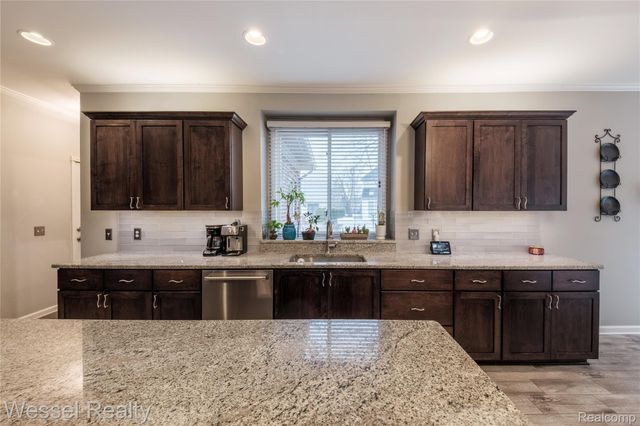 49112 White Mill Drive, Shelby Charter Township, MI 48317