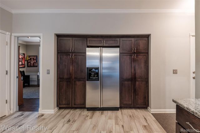 49112 White Mill Drive, Shelby Charter Township, MI 48317