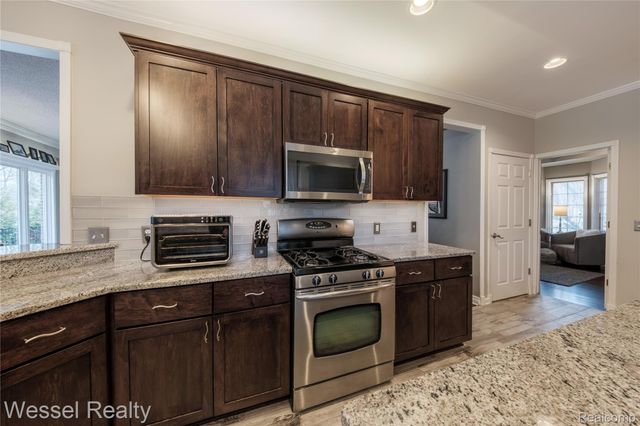 49112 White Mill Drive, Shelby Charter Township, MI 48317