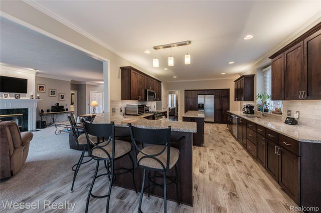 49112 White Mill Drive, Shelby Charter Township, MI 48317