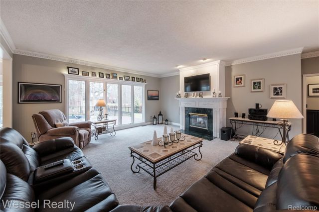 49112 White Mill Drive, Shelby Charter Township, MI 48317