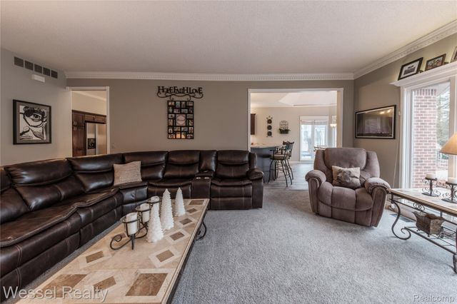 49112 White Mill Drive, Shelby Charter Township, MI 48317