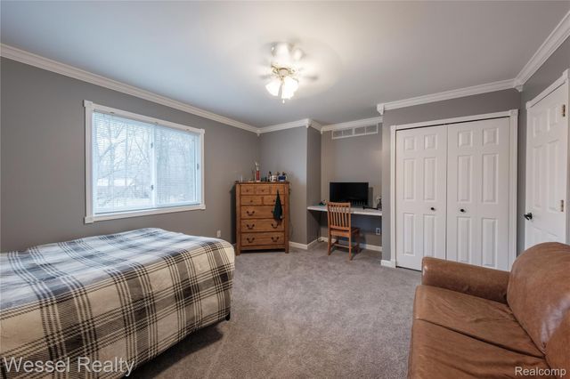 49112 White Mill Drive, Shelby Charter Township, MI 48317