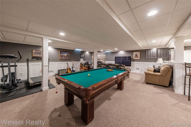 49112 White Mill Drive, Shelby Charter Township, MI 48317