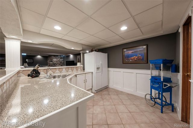 49112 White Mill Drive, Shelby Charter Township, MI 48317