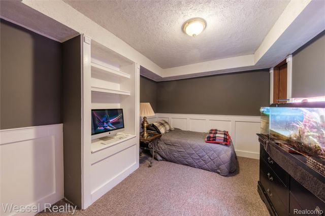 49112 White Mill Drive, Shelby Charter Township, MI 48317