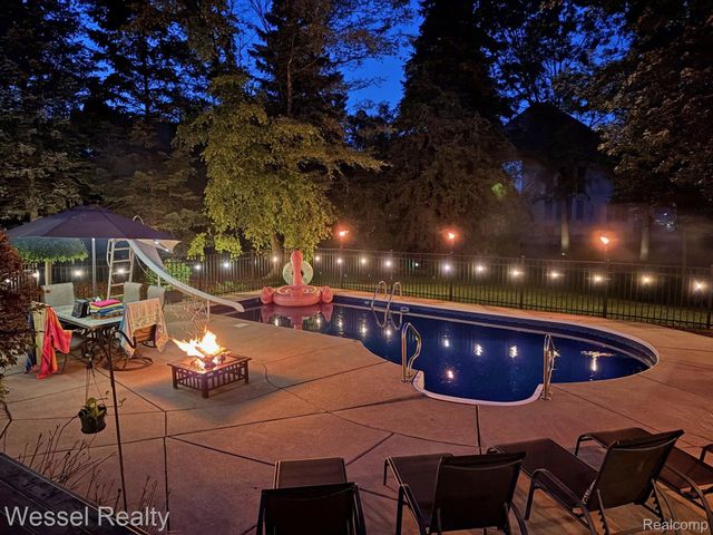 49112 White Mill Drive, Shelby Charter Township, MI 48317