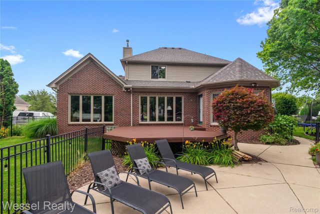 49112 White Mill Drive, Shelby Charter Township, MI 48317