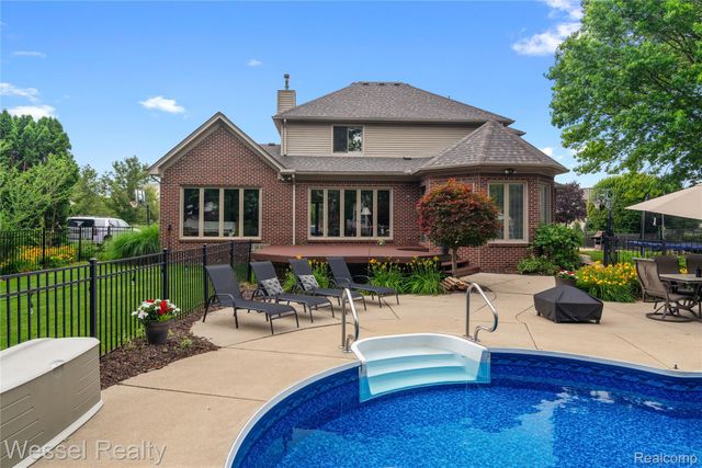 49112 White Mill Drive, Shelby Charter Township, MI 48317